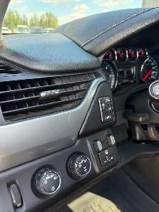 2019 Chevrolet Suburban LT 'DVD & Sunroof' - Photo 10