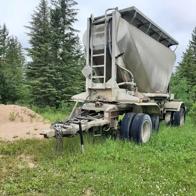 pneumatic trailers