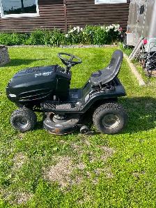 Riding mower - Photo 2