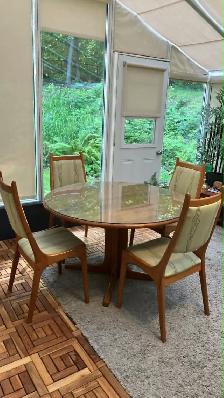 Mid century. TEAK TECK. Ensemble chaises pour salle à manger / D