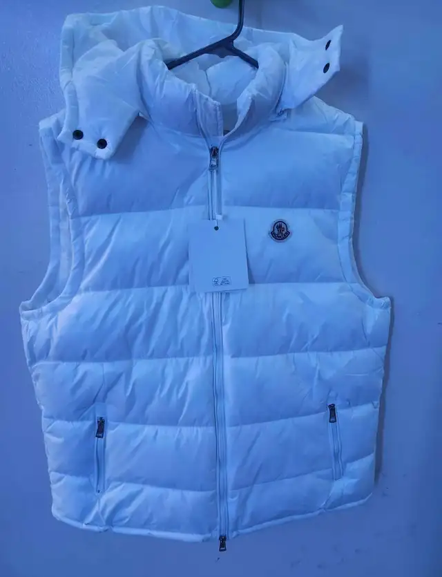 Moncler Sleevless puff Jacket