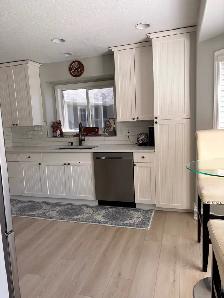 House with Shop - Photo 4