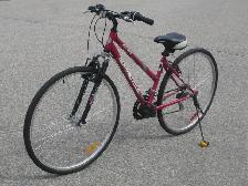ALL HYBRID LADIES 700C SUPERCYCLE SOLARIS 18SPD ROAD CRUISER! - Photo 2