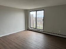 Bachelor Apartment Downtown - Photo 9