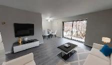 Two Bedroom Suite Available - Sandwich St - Photo 3