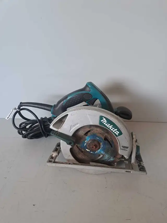 7 1/4' Makita Circular Saw (28630237)