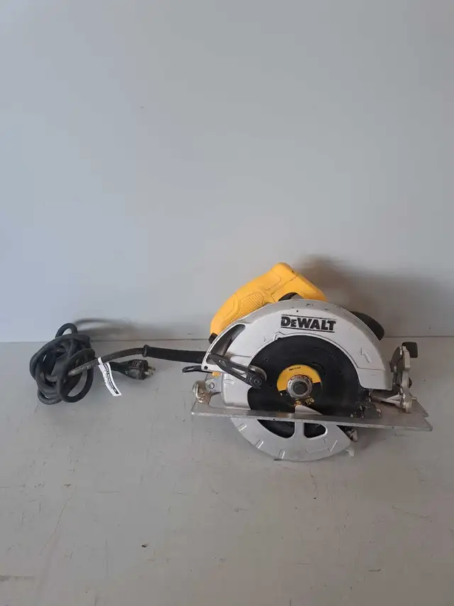7 1/4' Dewalt Circular Saw (28107152)