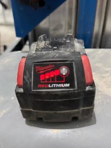 Milwaukee 12 Amp $ 5 Amp battery - Photo 4