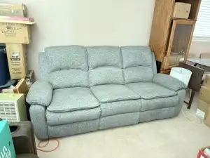 3‑Seater Couch with Manual Footrests — Excellent Condition