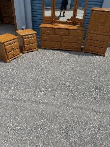 NICE OAK BEDROOM SET