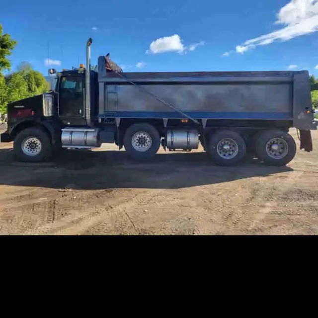 Looking For Experienced Dump Truck Drivers