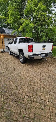 2018 chevy 1500 - Photo 2