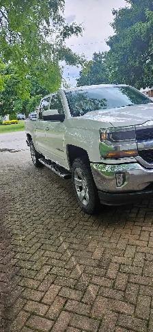 2018 chevy 1500 - Photo 3