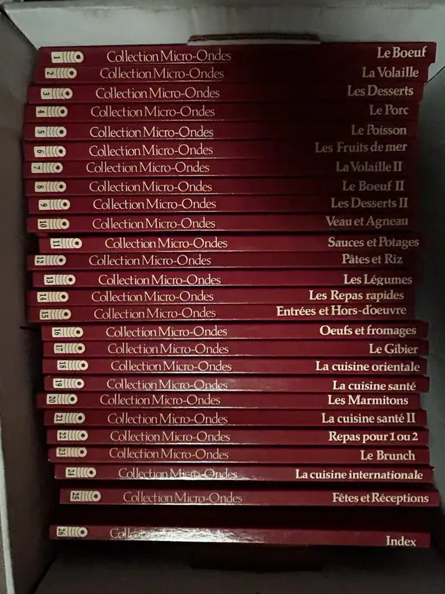 26 livres de cuisine à vendre de la collection Micro-Onde, 225$