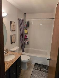 4 bedroom 2.5 bath (no pets!) - Photo 2
