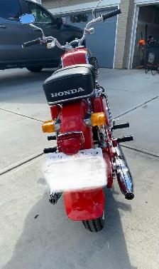 ANTIQUE MOTORCYCLE - Photo 3