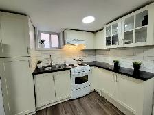 Fully Furnished 1BR Basement Apartment - Dufferin/St. Clair - Photo 2