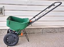 FERTILIZER SEED SPREADER - Photo 3