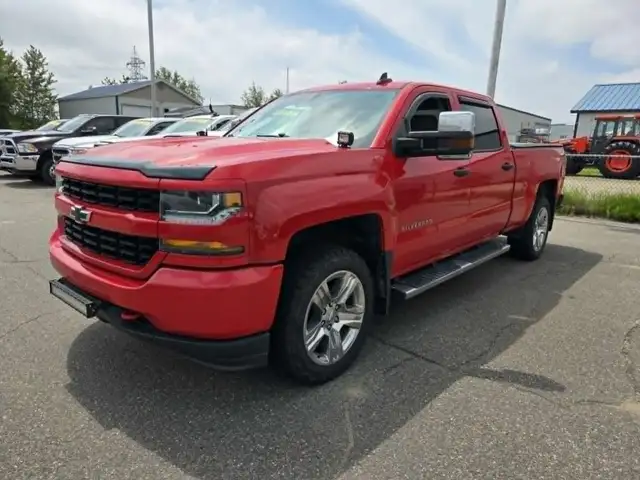 2018 CHEVROLET Silverado 1500 4X4, V8, CREW CAB, BOITE DE 6.5 PI
