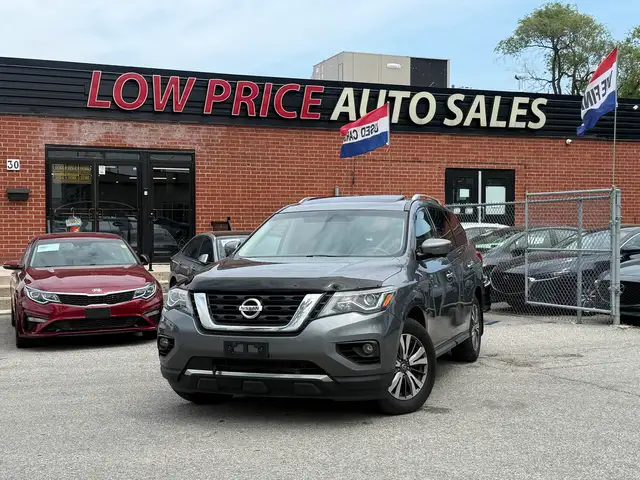 2017 Nissan Pathfinder SL l 4WD l 3.5L l Sunroof l 28 Service Re