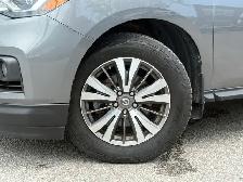 2017 Nissan Pathfinder SL l 4WD l 3.5L l Sunroof l 28 Service Re - Photo 4
