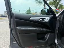 2017 Nissan Pathfinder SL l 4WD l 3.5L l Sunroof l 28 Service Re - Photo 18