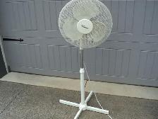 Need a fan? 2 Floor Fans  $20 each pickup only LaSalle - Photo 3