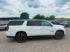 2021 Chevrolet Suburban RST BLACK GLOSS ACCENTS | AUTO EMERGE... - Photo 2