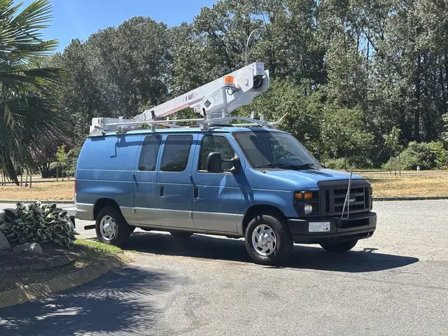 2008 Ford E-350 Econoline Van With 29 Foot Versalift Bucket