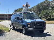 2008 Ford E-350 Econoline Van With 29 Foot Versalift Bucket - Photo 2