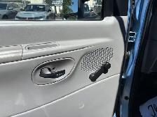 2008 Ford E-350 Econoline Van With 29 Foot Versalift Bucket - Photo 19