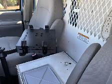 2008 Ford E-350 Econoline Van With 29 Foot Versalift Bucket - Photo 30
