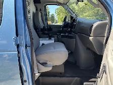 2008 Ford E-350 Econoline Van With 29 Foot Versalift Bucket - Photo 34