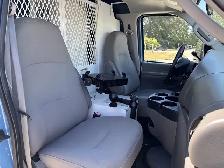 2008 Ford E-350 Econoline Van With 29 Foot Versalift Bucket - Photo 35