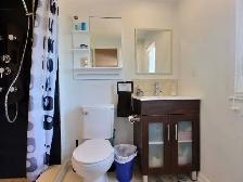 Beautiful Furnished 1-Bedroom Condo for Rent – Oakville - Photo 5