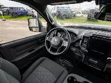 2026 Ram 2500 Black Express - Photo 17