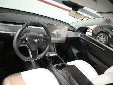 2024 Tesla Model Y Long Range No Accident Dual Motor Autopilot N - Photo 10