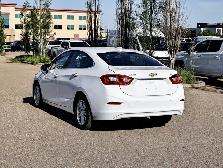 2017 Chevrolet Cruze LT Turbo 1.4L | Bose Sound System - Photo 11