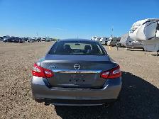 2017 Nissan Altima - Photo 4
