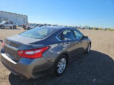 2017 Nissan Altima - Photo 5