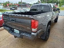 2016 Toyota Tacoma - Photo 6