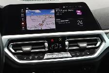 2022 BMW 3-Series - Photo 16