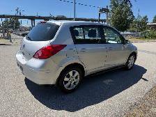 2008 Nissan Versa HB 6 speed manual a/c local bc - Photo 3