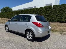 2008 Nissan Versa HB 6 speed manual a/c local bc - Photo 4