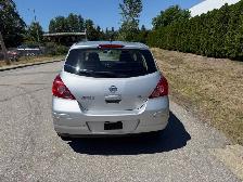 2008 Nissan Versa HB 6 speed manual a/c local bc - Photo 7