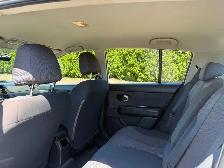 2008 Nissan Versa HB 6 speed manual a/c local bc - Photo 10