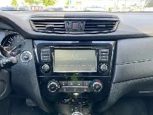 2019 Nissan Rogue AWD S | Command Start | Reverse Camera - Photo 15