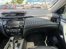 2019 Nissan Rogue AWD S | Command Start | Reverse Camera - Photo 27