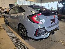 2019 Honda Civic Hatchback Sport Touring | No Accidents - Photo 4