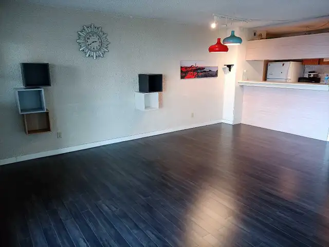 Why rent a studio?  This Downtown 1 Bedroom Den for $1,300